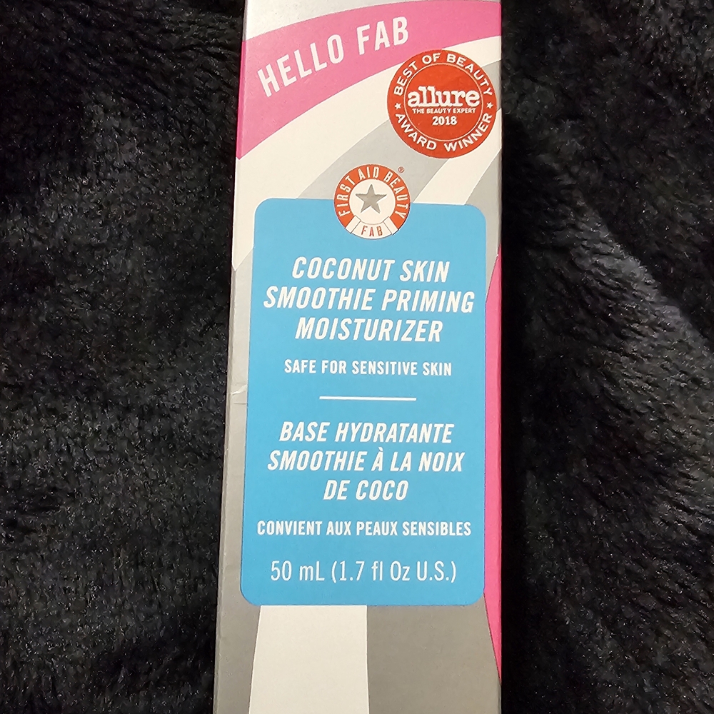 First Aid Beauty Coconut Skin Smoothie Priming Moisturizer - Blue and White
